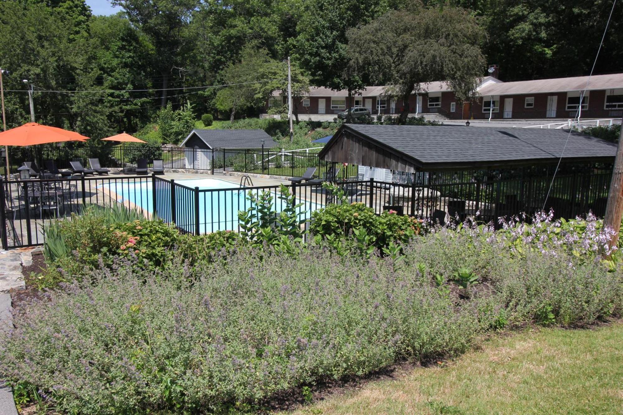 Heidi's Inn Brewster Bagian luar foto