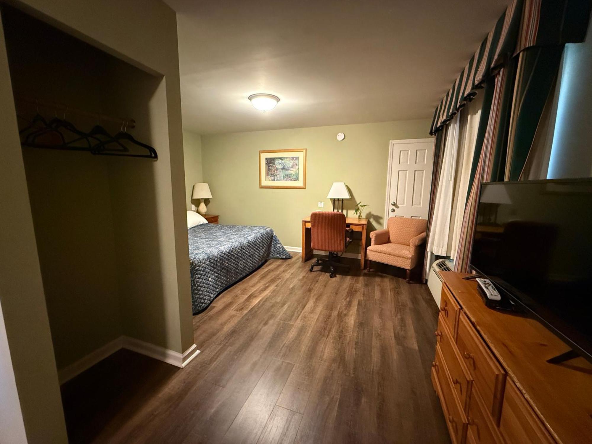 Heidi's Inn Brewster Bagian luar foto