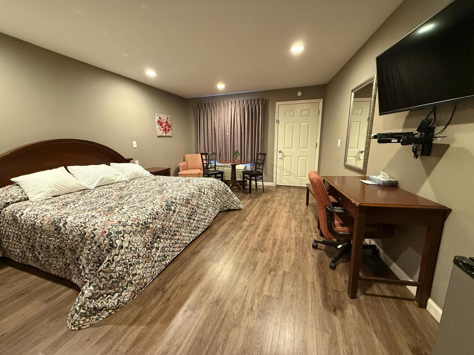 Heidi's Inn Brewster Bagian luar foto