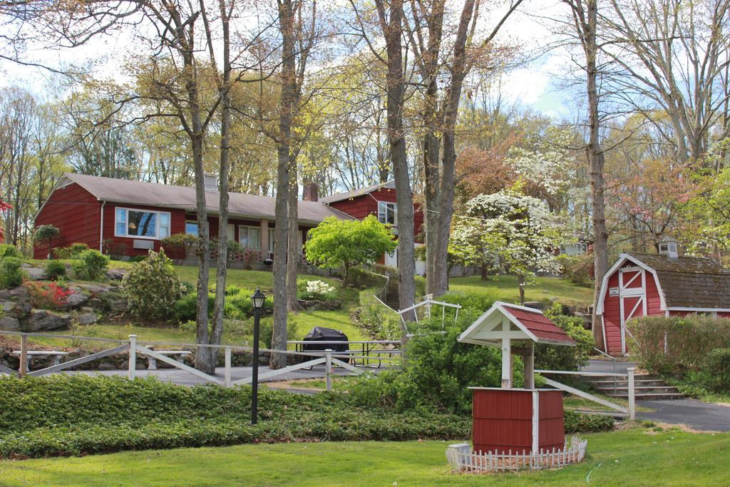 Heidi's Inn Brewster Bagian luar foto